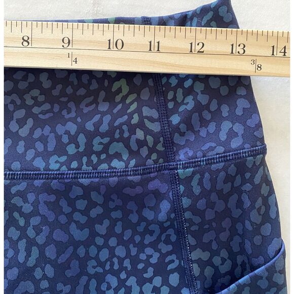 Fabletics Oasis PureLuxe High-Waisted 6" Shorts Soft Stretch No Size Tag - Picture 6 of 10